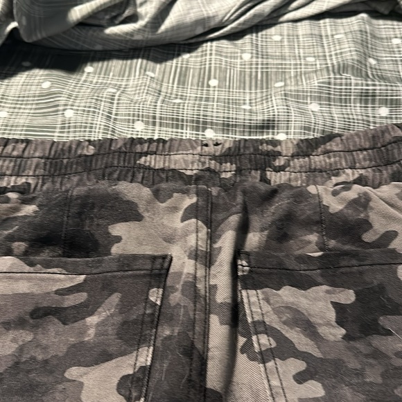 Spanx camo pants size M - Picture 13 of 13